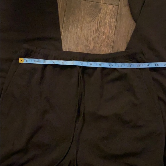 BNWT Kit and Ace “Made to Move” pants, size small - Picture 5 of 7